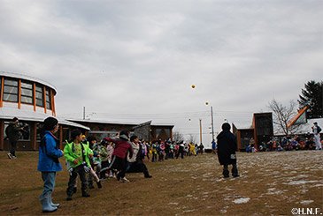 ティーボールセット寄贈と体験会の様子09