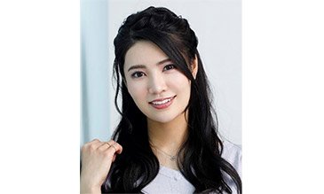 倉持明日香さん