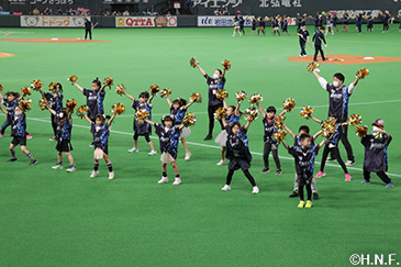 グラウンド上でのダンス実施(2021年)