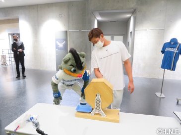 北海道シリーズ2022 WE LOVE HOKKAIDO》ユニフォームの掲出