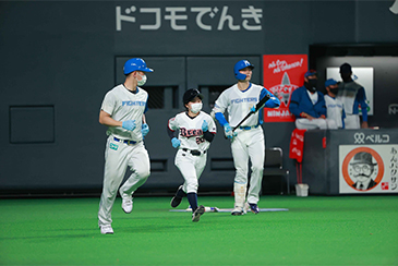 女子野球場内スタッフ画像01