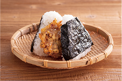 勝利をあげろ！かき揚げおにぎり～ブラックペッパー入り～