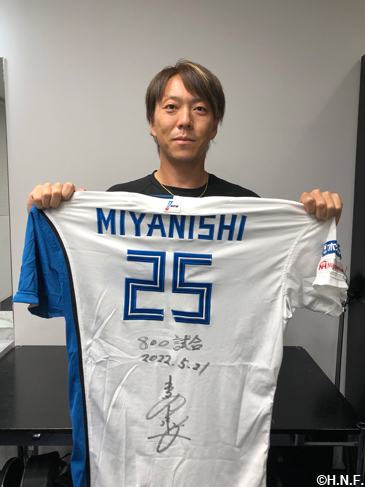 ファイターズ　ユニフォーム　宮西尚生 宮西尚生投手のユニフォームへの刺繍「北海道日本ハム