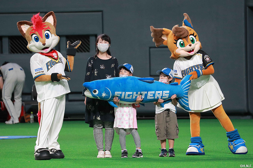 北海道日本ハムファイターズ主催試合ご来場者100万人突破の