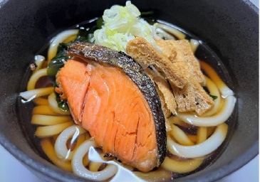 シャケきつねうどん