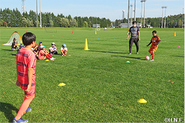 スカイアースによるサッカー指導