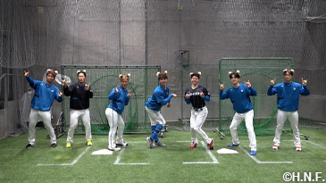 ファイターズ選手によるきつねダンス02