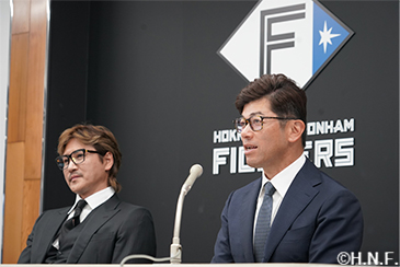 就任会見の様子03