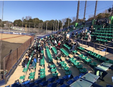 内野スタンド02