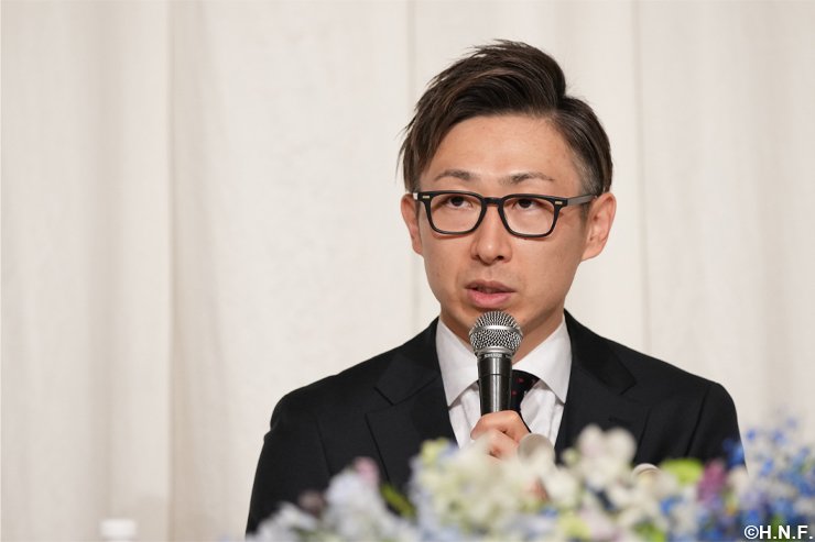 引退会見の様子01