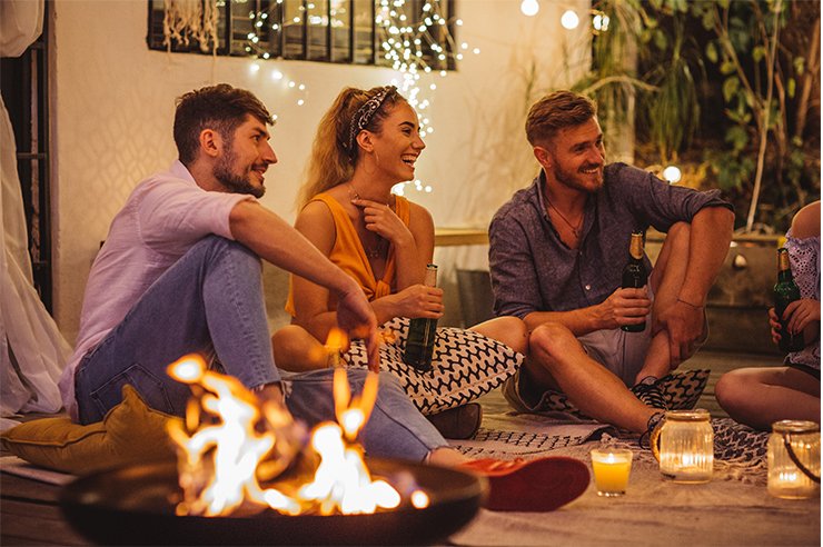 球場の目の前で焚き火を楽しめるALLPAR