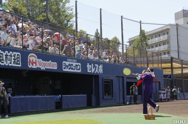 カラーボールの投げ入れ