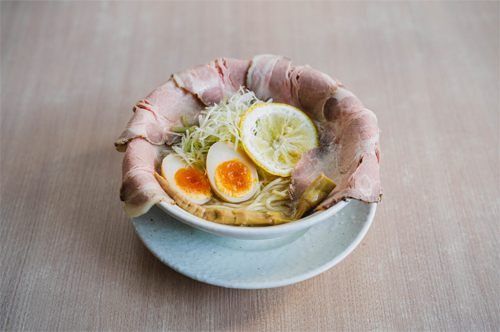 新庄剛志監督の爽やか特製 旨塩ラーメン