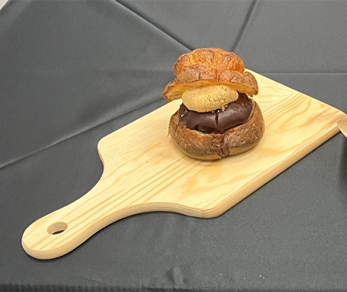 きな粉わらびもち入り白石あんぱん