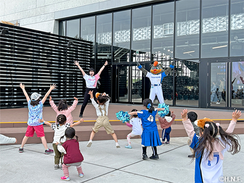 ダンスショー＆なりきりダンス体験　レッスン中