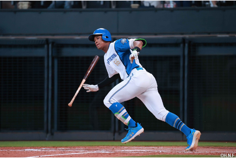 万波中正選手 プレー