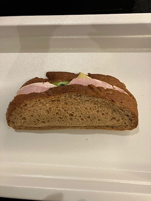 高級熟成ロースハム使用のサンドイッチ