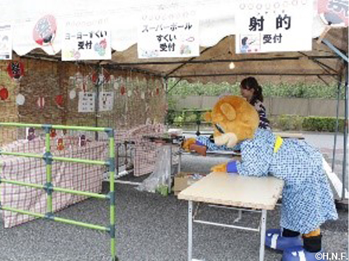 過去に開催した夏祭りの櫓（やぐら）・縁日の様子04