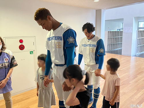 万波選手、細川選手1