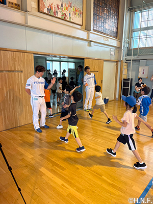 上川畑選手、福田投手1