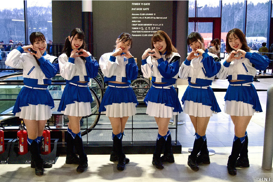 Twitter部門「ファイターズガール賞」がるぼ さん