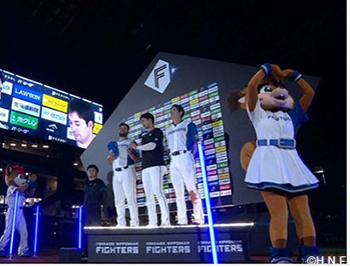 ヒーローお立ち台撮影券