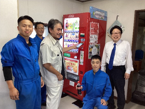 ファイターズ基金応援自動販売機の売上約65万円を受贈 | 北海道