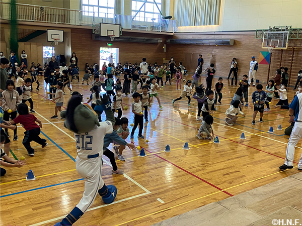 扇山小学校での交流