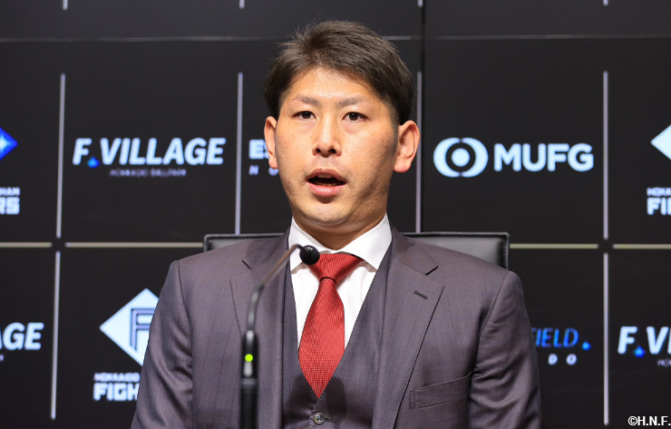 加藤貴之投手 会見の様子01