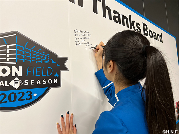 「Thanks Board」ファイターズガール