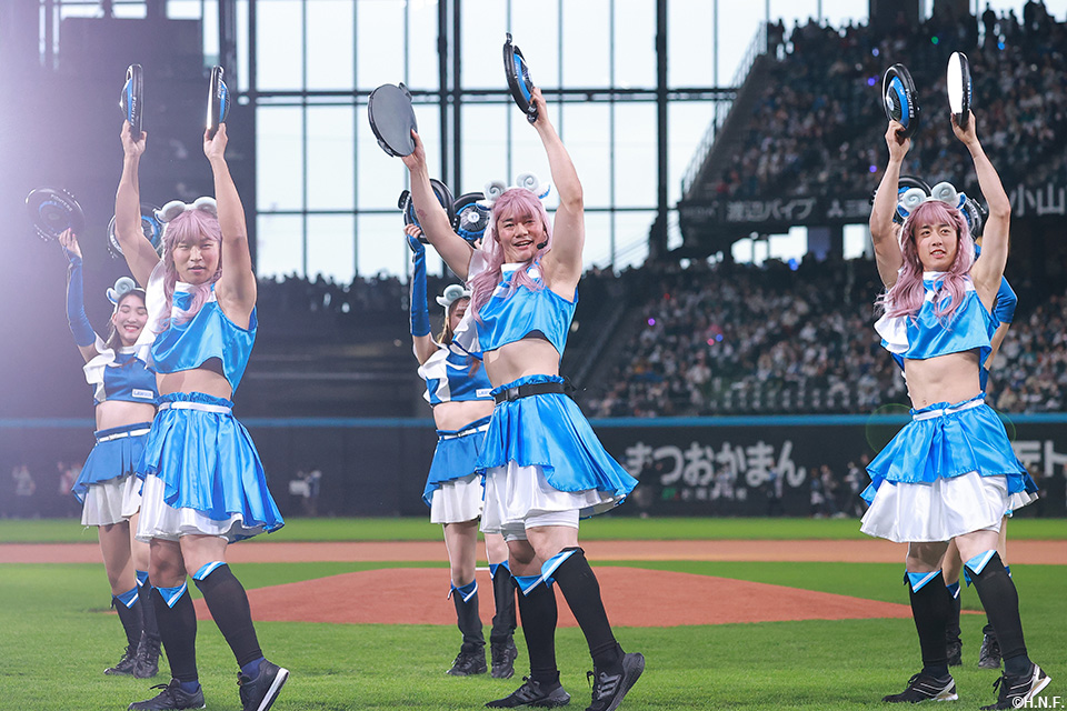 清宮選手らによるジンギスカン・ダンス01