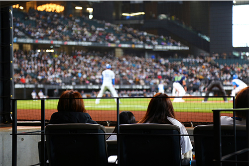 ダグアウトクラブシート（1塁側）01