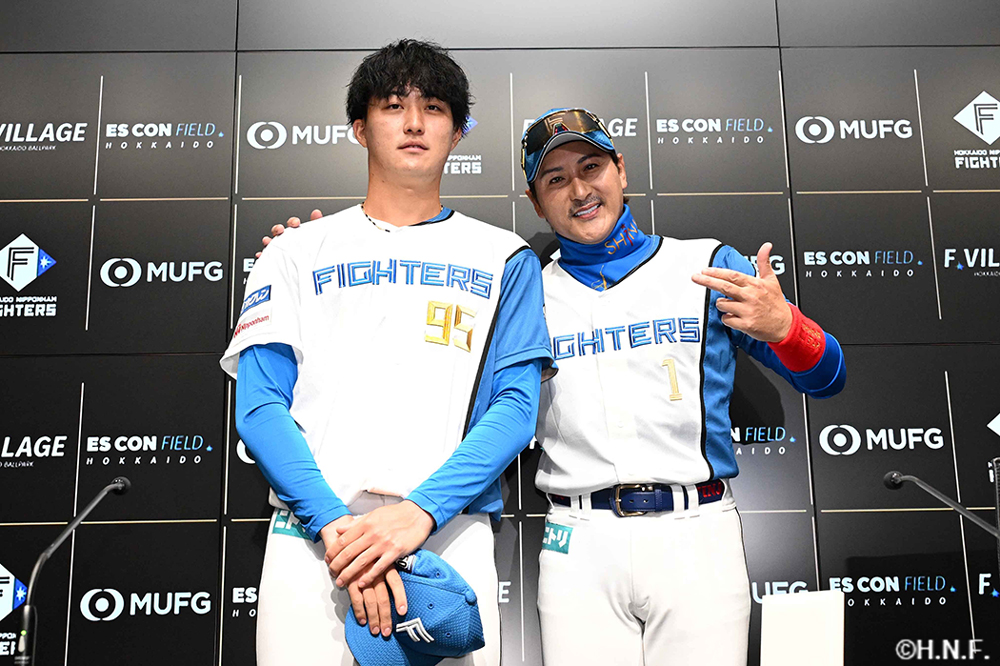 新庄監督と柳川投手