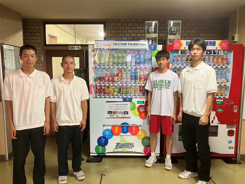 ファイターズ基金応援自動販売機の売上約53万円を受贈 | 北海道