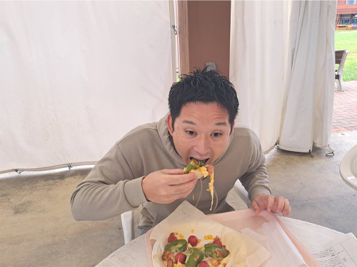 ピザをいただきます!03