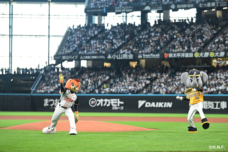 統一ライオンズ公式マスコットLion 中信ブラザーズ公式マスコットSean