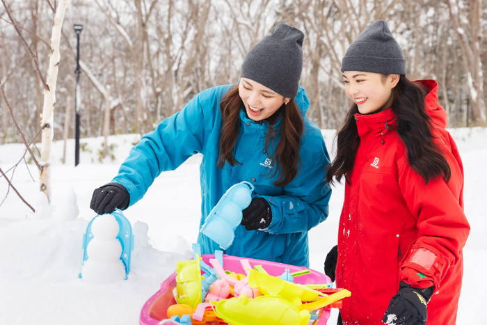 雪だるまづくりの様子