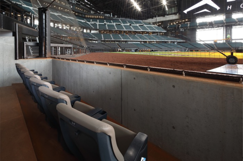 ダグアウトクラブシート