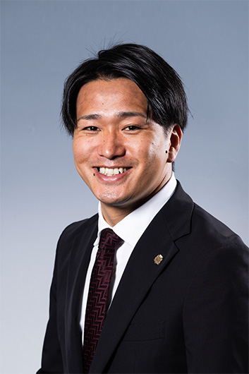 横野純貴氏