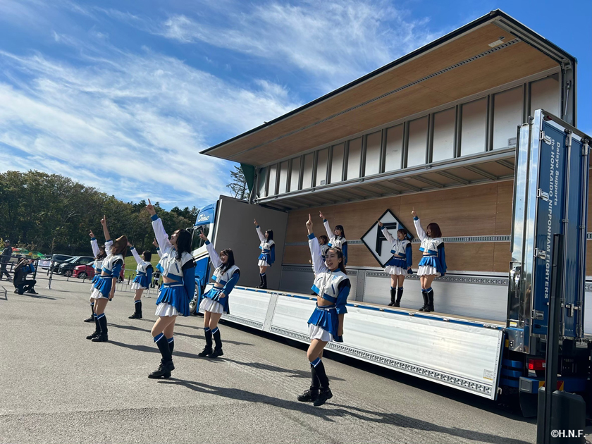 ポリー&ファイターズガールダンスショー