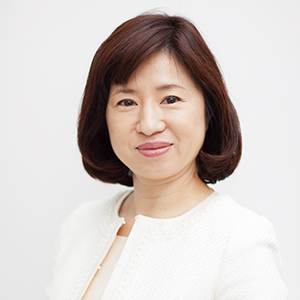 田中里沙 氏