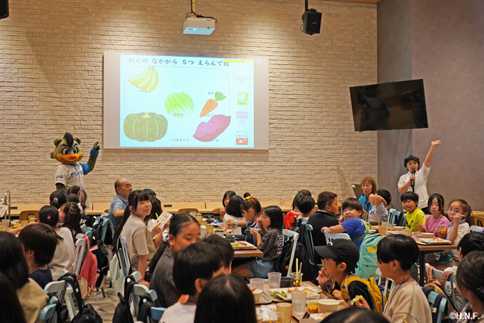 FLATTOでの昼食の様子2