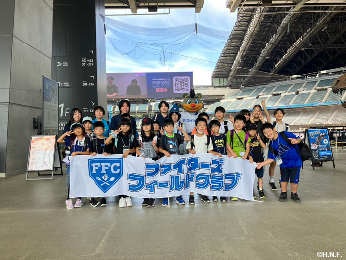 記念撮影・職場訪問の様子1