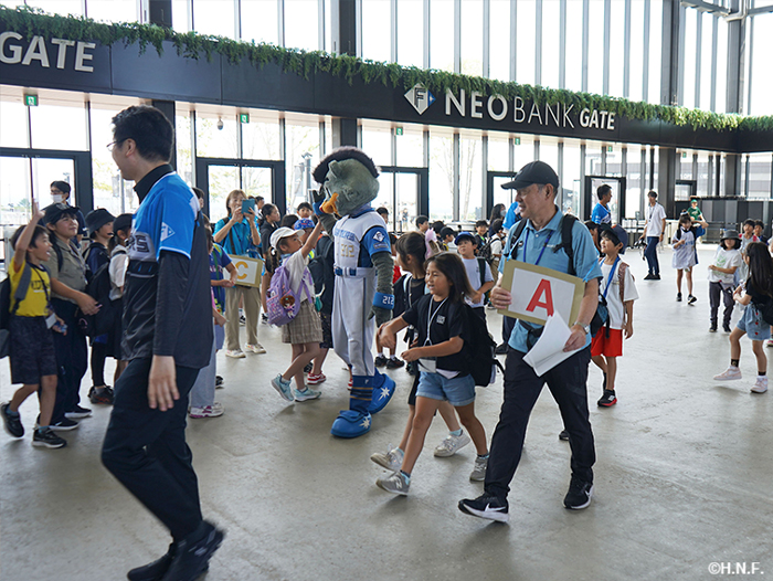 記念撮影・職場訪問の様子3