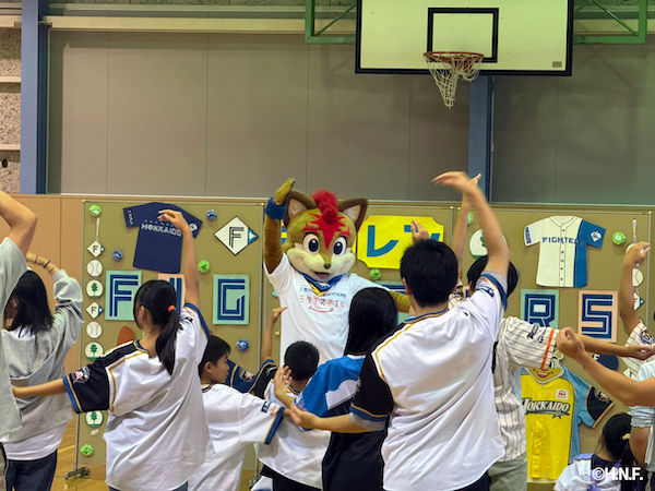 フレップと一緒にYMCAダンス 01