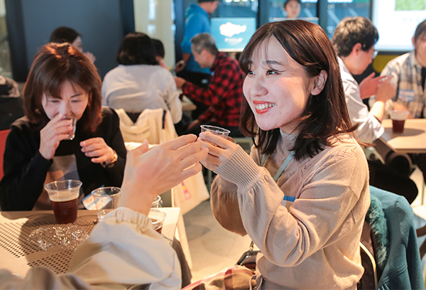 試飲会の様子