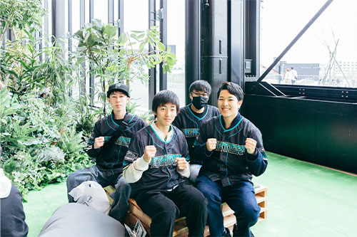 Grass Lounge & Field1