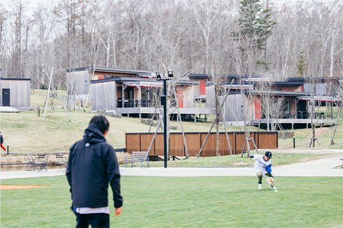 Grass Lounge & Field3