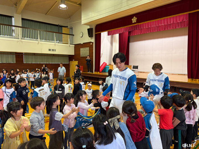小学校訪問 北広島市立緑ヶ丘小学校の様子 1