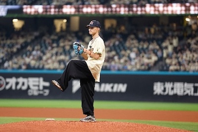 五輪メダリストによるファーストピッチ